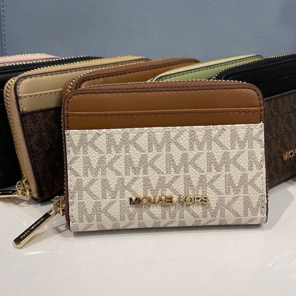 Michael Kors Jet Set Travel Medium Zip Around Card Case Vanilla